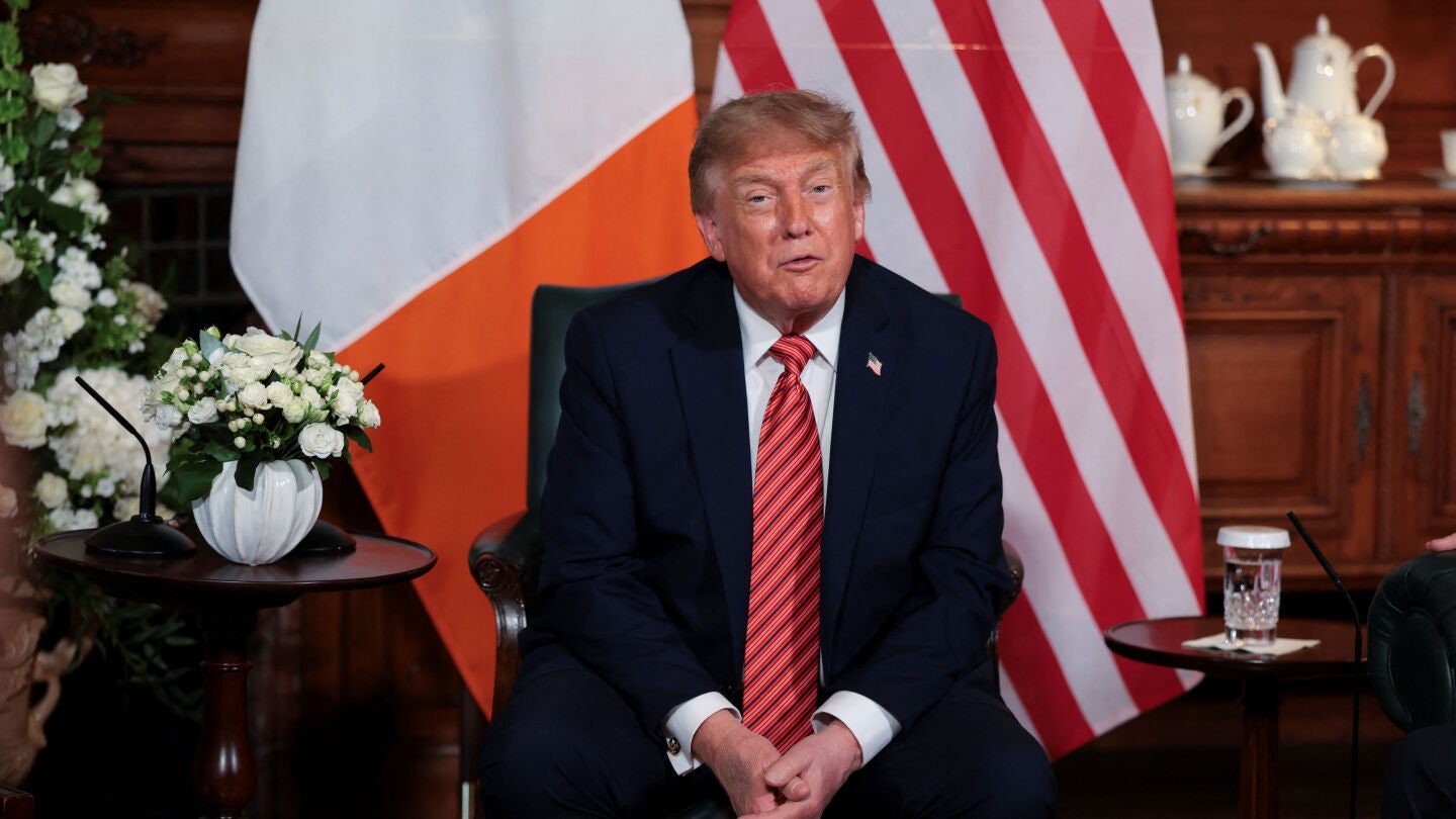 Donald Trump durante su visita a Irlanda. 