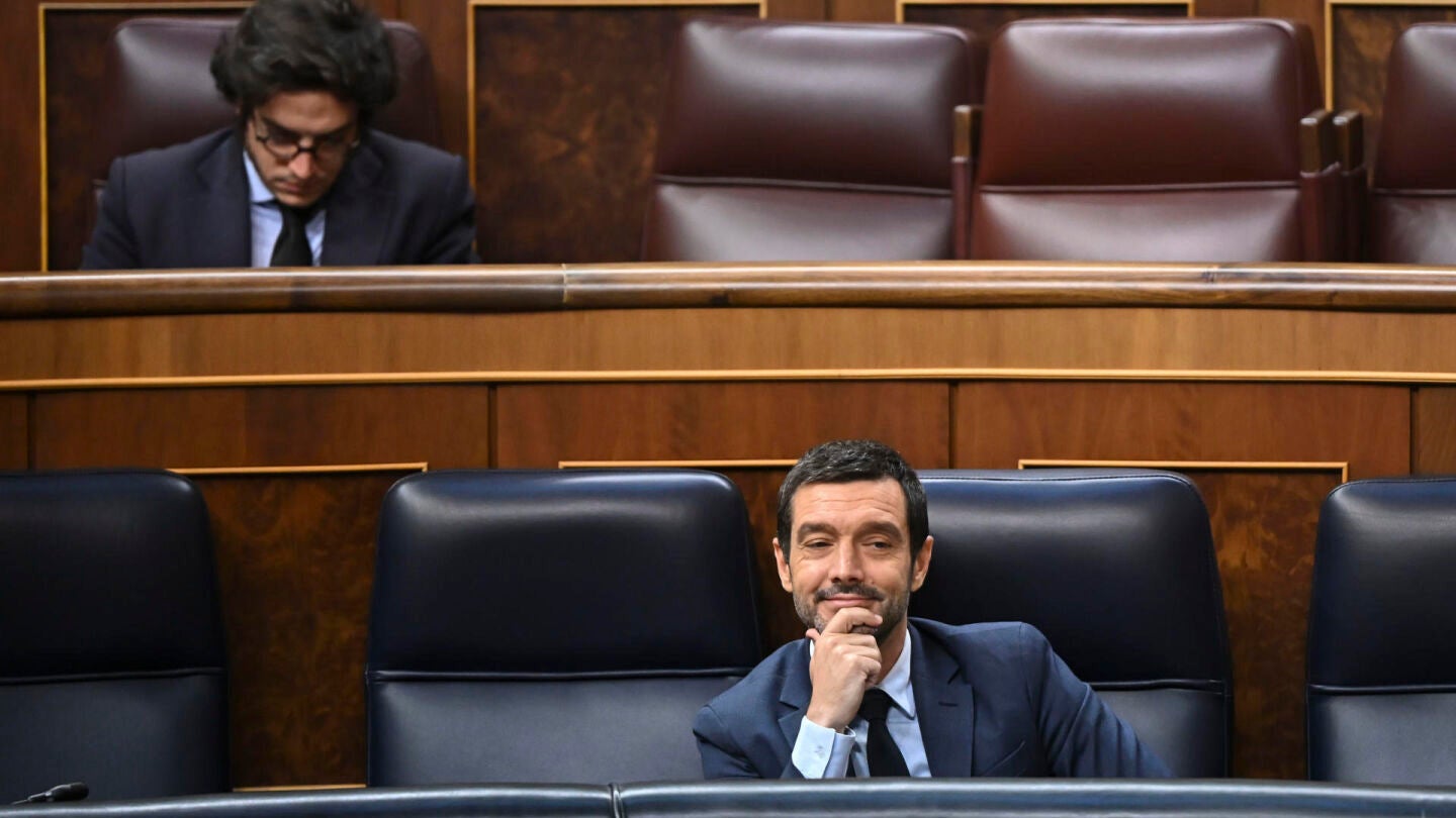 El ministro de Derechos Sociales, Consumo y Agenda 2030, Pablo Bustinduy, durante el pleno del Congreso celebrado este mi&eacute;rcoles. 