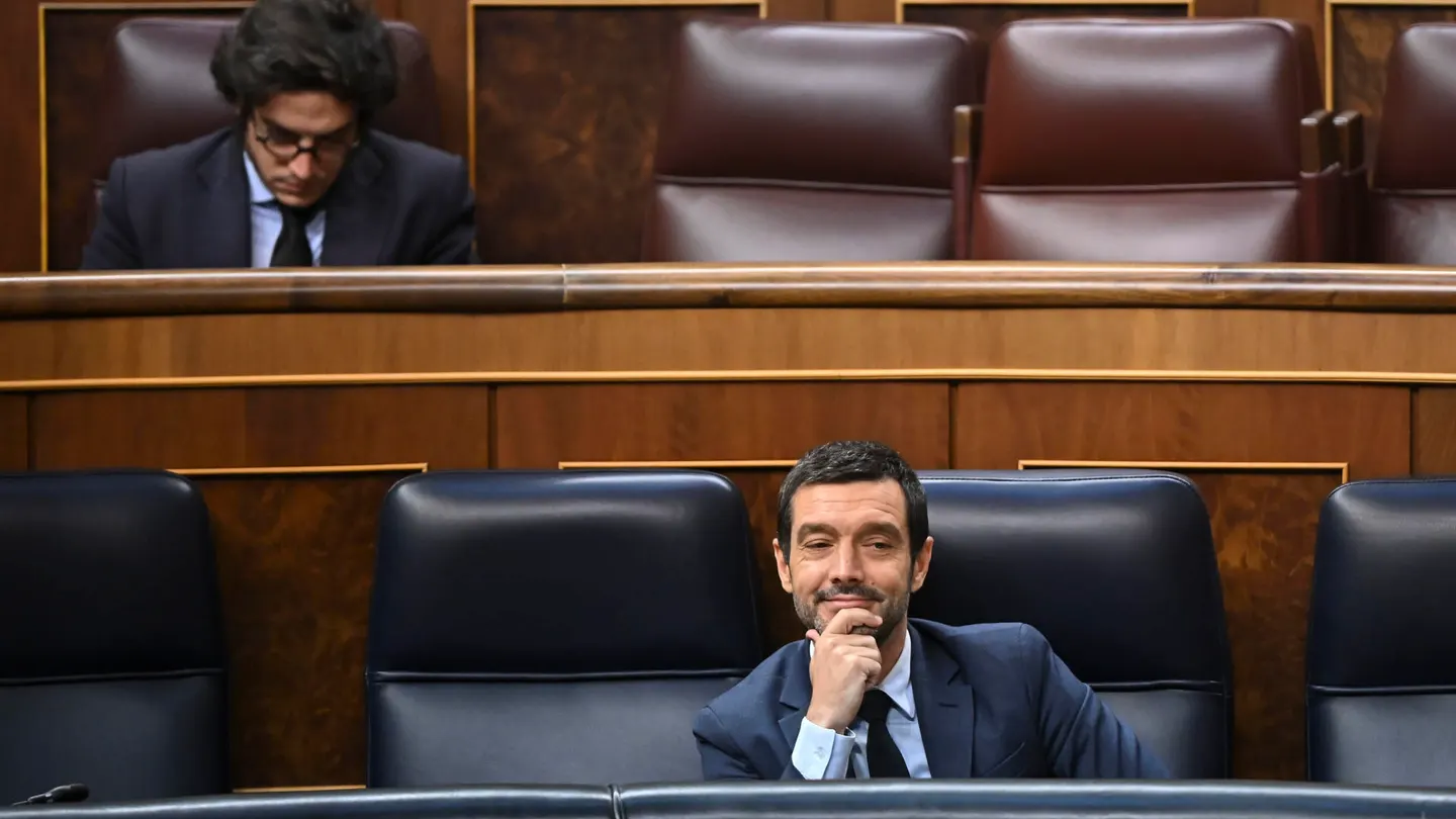 El ministro de Derechos Sociales, Consumo y Agenda 2030, Pablo Bustinduy, durante el pleno del Congreso celebrado este miércoles. El ministro de Derechos Sociales, Consumo y Agenda 2030, Pablo Bustinduy, durante el pleno del Congreso celebrado este miércoles.