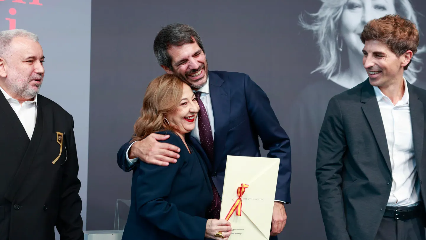 La actriz Carmen Machi recibe este sábado el Premio Nacional de Cinematografía 2026 de manos del ministro de Cultura, Ernest Urtasun , durante la celebración del 74 Festival Internacional de Cine de San Sebastián. La actriz Carmen Machi recibe este sábado el Premio Nacional de Cinematografía 2026 de manos del ministro de Cultura, Ernest Urtasun , durante la celebración del 74 Festival Internacional de Cine de San Sebastián.