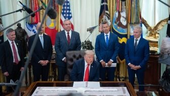 Trump y su particular persecuci&oacute;n a la prensa: de su obsesi&oacute;n por las "fake news" al veto de la Casa Blanca