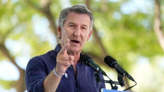 El presidente del PP, Alberto N&uacute;&ntilde;ez Feijoo, interviene durante un acto del partido en Badalona