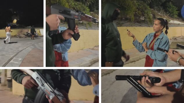 Una AK-47 de aire comprimido, pistolas de balines o cuchillos: las armas de la patrulla de encauchados que "act&uacute;an" contra los migrantes en Ceuta