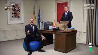 El Intermedio recurre a la Inteligencia Artificial para saber c&oacute;mo ser&iacute;a la llegada de Alberto N&uacute;&ntilde;ez Feij&oacute;o y Santiago Abascal a La Moncloa en la nueva sitcom 'Dos hombres y miedo'. 