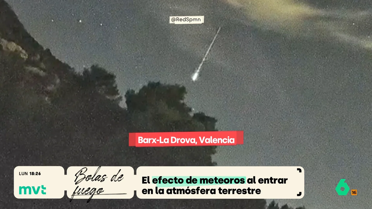 ¿Qué son las bolas de fuego que se han visto en el cielo? Así reaccionan los meteoritos al entrar en contacto con la atmósfera Joanna Ivars explica en Más Vale Tarde que las bolas de fuego que se han visto en el cielo de varias zonas de España son meteoritos que, al entrar en contacto con la atmósfera, producen fricción, calor y fogonazos.