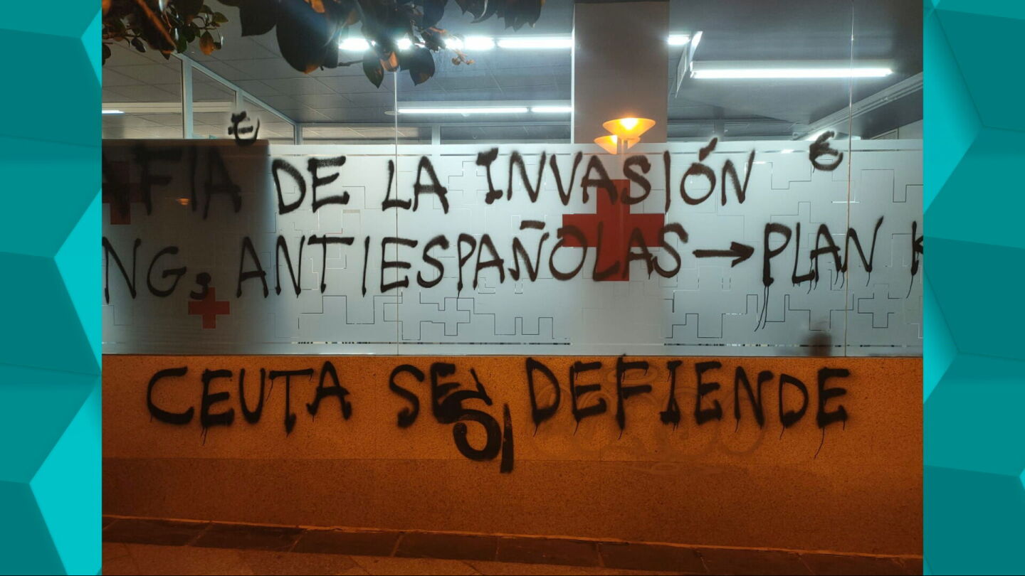 Imagen de la sede de la Cruz Roja en Ferrol vandalizada