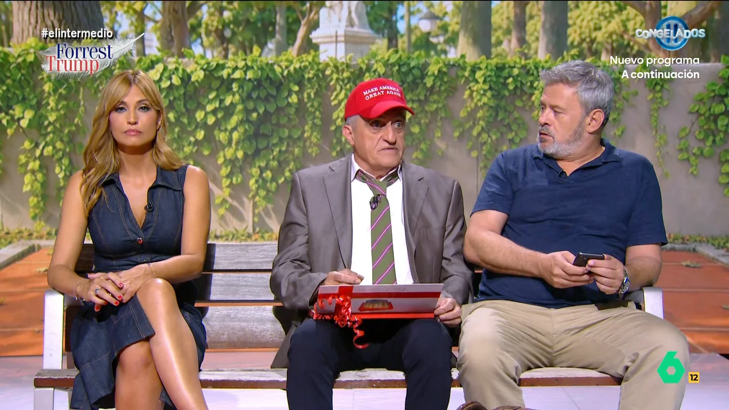 Wyoming, irónico sobre el veto de Trump a la CNN y la libertad de prensa: "Ahora, cada vez que hay rueda de prensa en la Casa Blanca tienen el día libre" Wyoming se convierte en 'Forrest Trump', un votante medio de Trump, y analiza la presencia del presidente de EEUU en la ONU, así como su veto a tres medios, entre ellos la CNN, a los que quiere plantear competencia con su 'TrumpTV'.