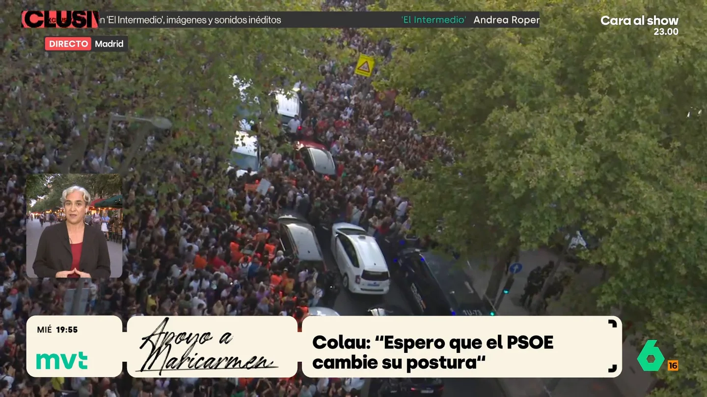 Ada Colau exige "dejarse de medias tintas" con la vivienda y pide al PSOE que "mueva el culo": "O está con los especuladores o con la mayoría social" "¿De verdad me están diciendo que Pedro Sánchez, presidente del Gobierno de España, no puede hacer nada aunque Ayuso no mueva ni un dedo para salvar a Maricarmen?", opina Ada Colau, que reclama "políticas valientes" en vivienda.