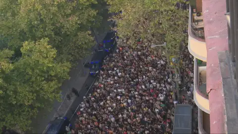 Protesta por el desahucio de Maricarmen frente al ático de Isabel Díaz Ayuso Protesta por el desahucio de Maricarmen frente al ático de Isabel Díaz Ayuso