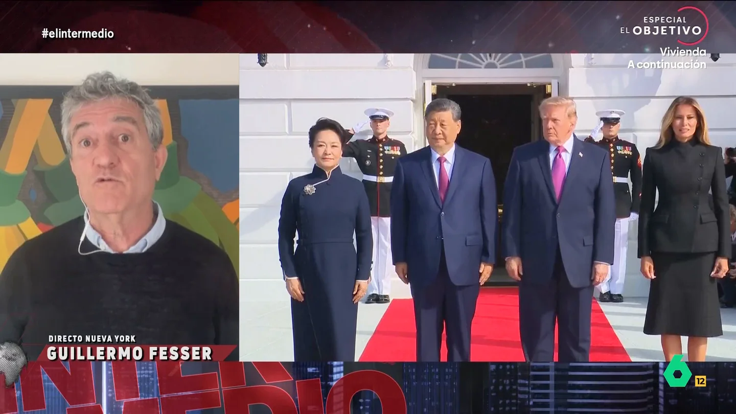 Guillermo Fesser, sobre el despliegue de Trump con Xi Jinping: "Todo se reduce a su fascinación de niño por los superpoderosos" El líder chino se encuentra en EEUU y el presidente estadounidense lo ha recibido a pie de escalerilla con flores, una alfombra roja y un gran despliegue militar, algo que no se producía desde 1962.