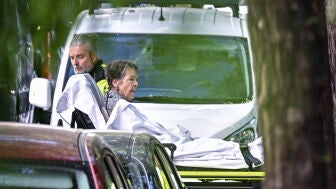 Maricarmen, una anciana de 87 a&ntilde;os tras ser desahuciada este mi&eacute;rcoles de su vivienda en la calle del Alcalde Sainz de Baranda, en el madrile&ntilde;o distrito de Retiro. 