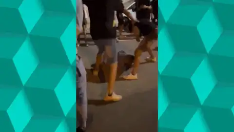 Imagen de la agresión al joven magrebí en Tavernes de la Valldigna (Valencia) difundida en redes. Imagen de la agresión al joven magrebí en Tavernes de la Valldigna (Valencia) difundida en redes.