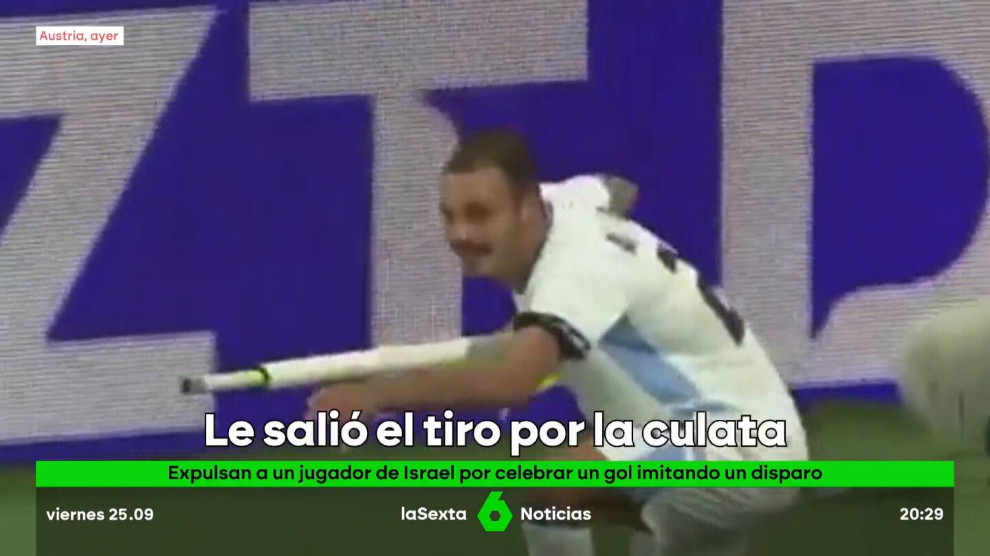 Sayed Abu Farchi, delantero de la selecci&oacute;n israel&iacute;, asegura que su pol&eacute;mica celebraci&oacute;n es en realidad un gesto de billar. Sin embargo, el &aacute;rbitro no dud&oacute; en mostrarle la segunda amarilla al considerar que estaba simulando un disparo.
