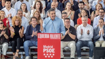 El secretario general del PSOE y presidente del Gobierno, Pedro S&aacute;nchez (c), durante el acto de presentaci&oacute;n de candidaturas del PSOE de Madrid para las elecciones municipales y auton&oacute;micas de 2027, en el Polideportivo Municipal Juan de la Cierva, a 27 de septiembre de 2026, en Getafe, Madrid (Espa&ntilde;a). 
