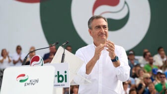 Aitor Esteban, presidente del PNV, celebra en las campas de Foronda su tradicional 'Alderdi Eguna' (D&iacute;a del partido)