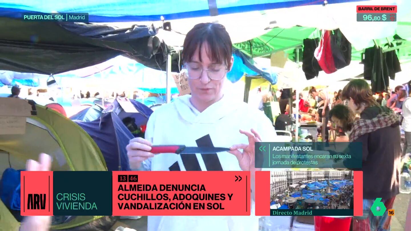 La due&ntilde;a del cuchillo de la acampada se&ntilde;alado por Almeida aclara que lo usan para las comidas: "No lo ponemos al alcance de nadie" 