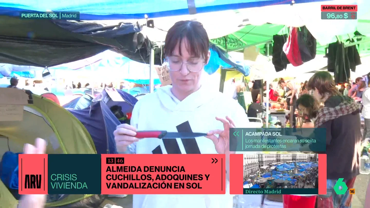 La dueña del cuchillo de la acampada señalado por Almeida aclara que lo usan para las comidas: "No lo ponemos al alcance de nadie" La dueña del cuchillo de la acampada señalado por Almeida aclara que lo usan para las comidas: "No lo ponemos al alcance de nadie"