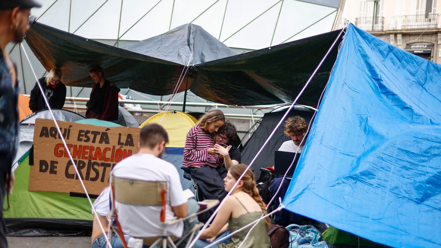 Acampada en la Puerta del Sol como protesta contra la crisis de vivienda en el pa&iacute;s