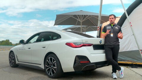 BMW i4 con los neumáticos Continental AllSeasonContact 2