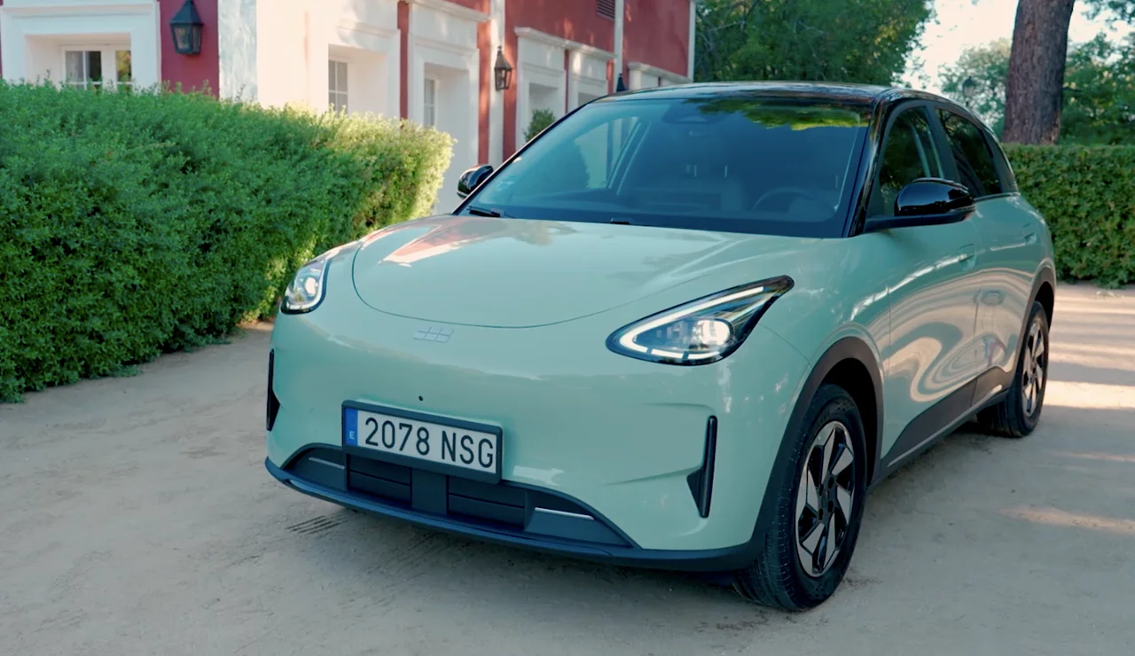 Geely E2