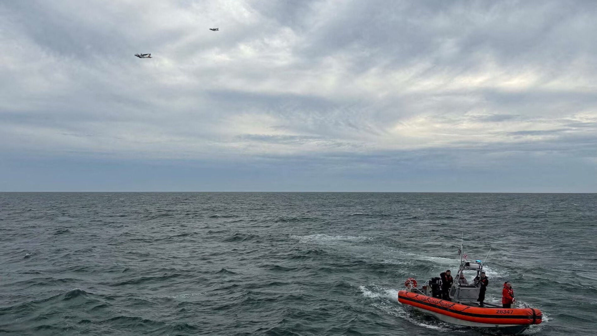 Guardia Costera halla restos de avión ambulancia desaparecido frente a las costas de Nantucket