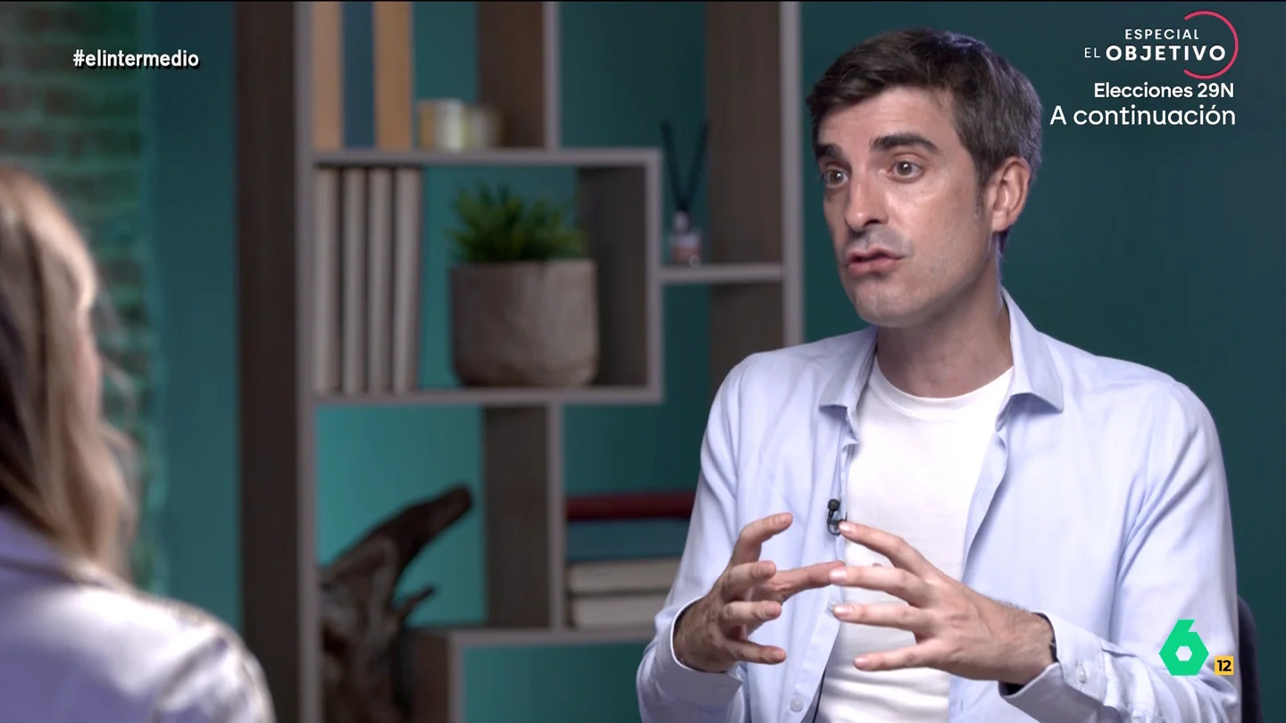 La predicción de Pablo Simón para el 29N: "Hay un 90% de probabilidades de que PP y VOX tengan mayoría, pero hasta que no se meten los votos en la urna..." Pablo Simón analiza el tablero político ante las elecciones generales del 29 de noviembre. Asegura que si Feijóo no se convierte en presidente, "su carrera política se acabó" y tiene claro que, en su caso, "no hay Gobierno viable que no pase por un entendimiento de PP y Vox".
