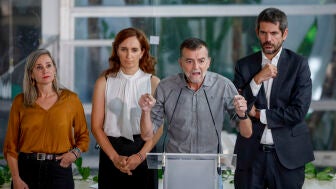 Representantes de los partidos que integran el espacio conformado por Movimiento Sumar, durante la presentaci&oacute;n de Frente Amplio, este lunes, en Madrid.