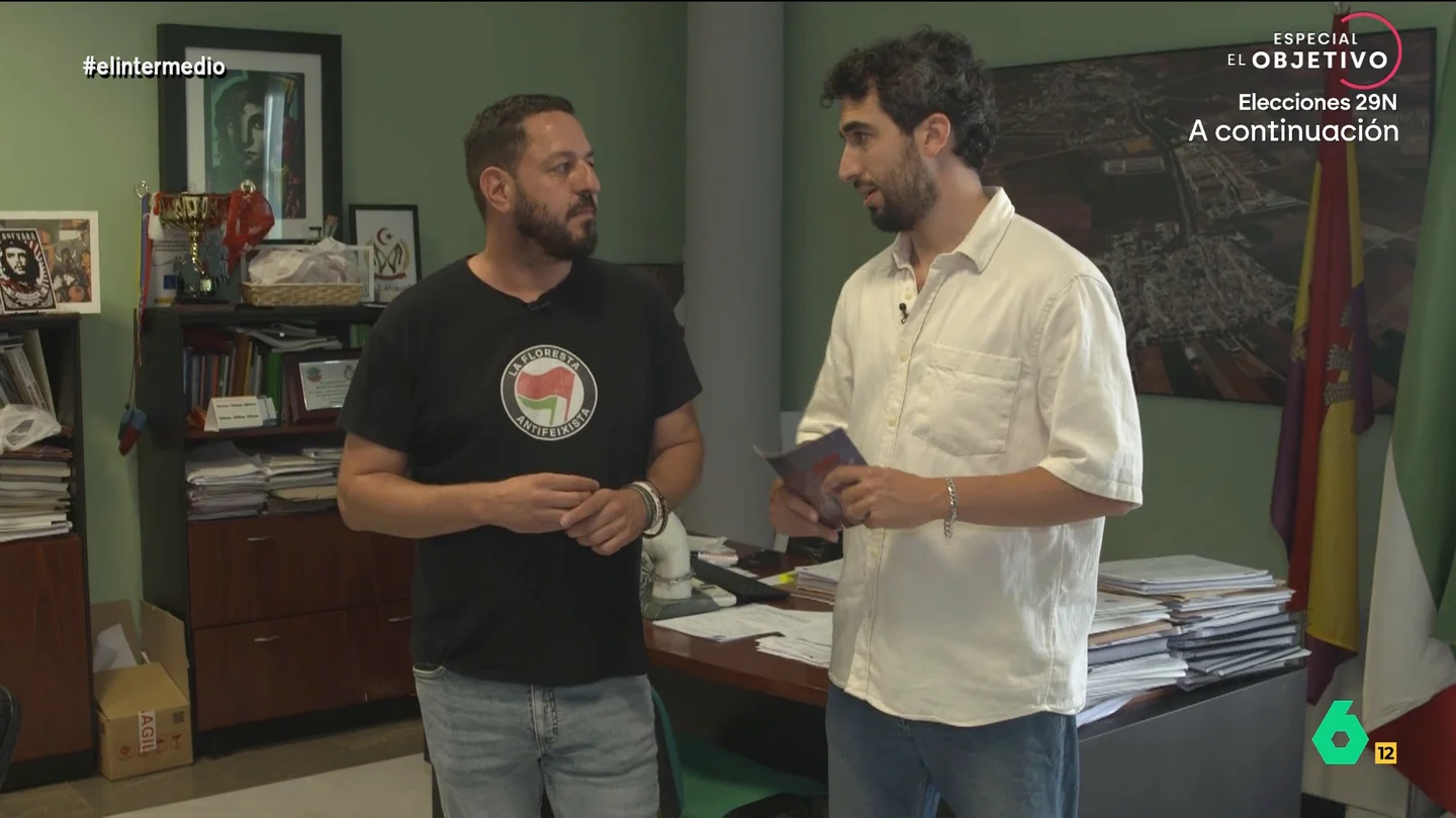 El alcalde de Marinaleda revela a Isma Juárez su modelo de vivienda por 15 euros al mes: "Hay soluciones para acabar con la especulación" El alcalde de Marinaleda revela a Isma Juárez su modelo de vivienda por 15 euros al mes: "Hay soluciones para acabar con la especulación"