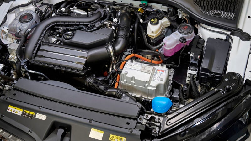 Škoda acaba de convertir el Octavia en su Toyota Corolla: hasta 170 CV, etiqueta ECO y sin enchufe, pero con una renuncia importante