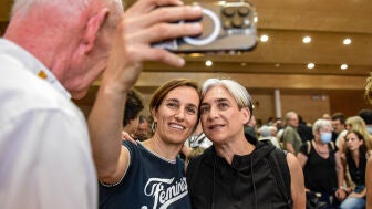 La ministra de Sanidad, M&oacute;nica Garc&iacute;a, y la ex alcaldesa de Barcelona, Ada Colau, durante un acto de los Comuns, M&aacute;s Madrid, IU y Sumar