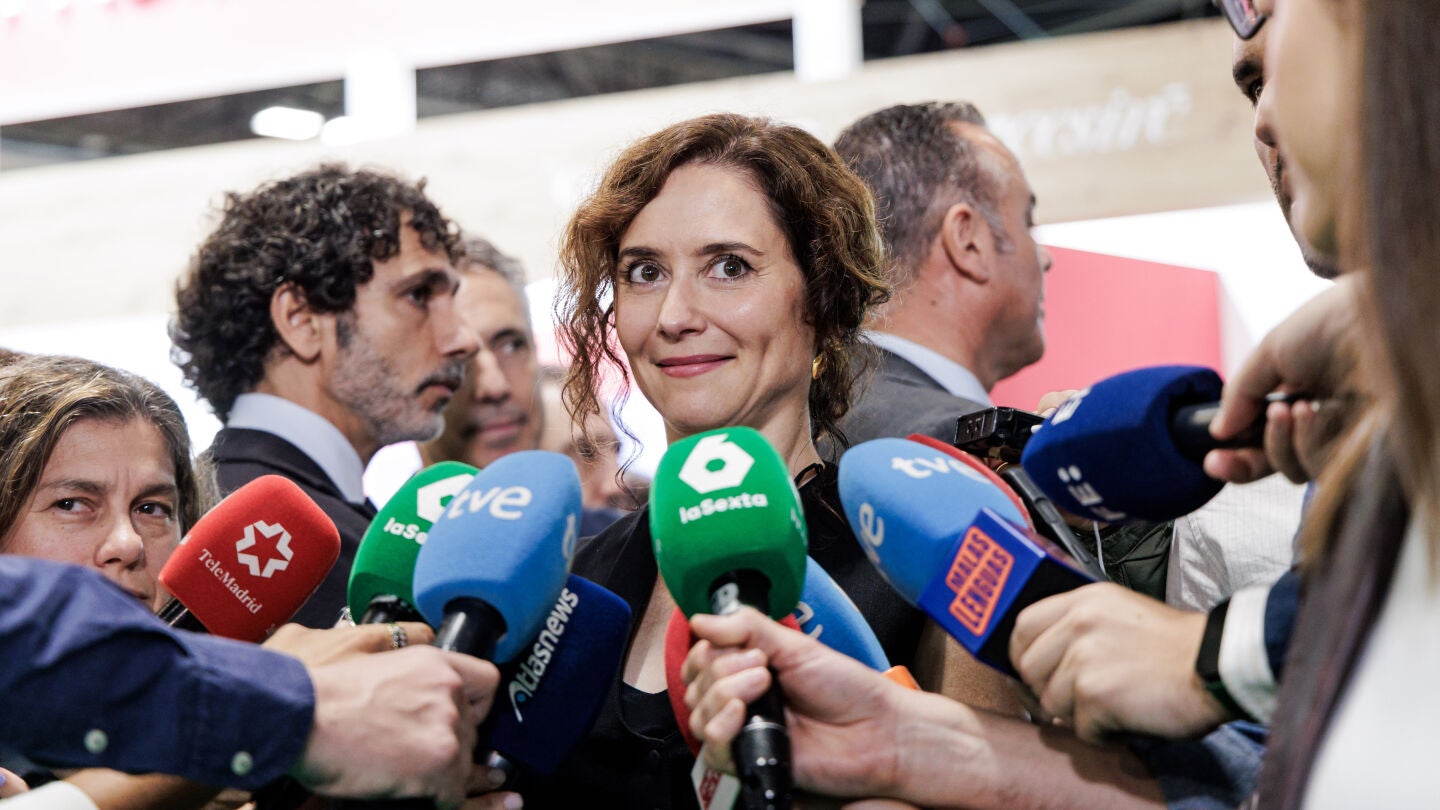 La presidenta de la Comunidad de Madrid, Isabel D&iacute;az Ayuso, durante una visita a la Feria Fruit Attraction 2026, en Ifema Madrid