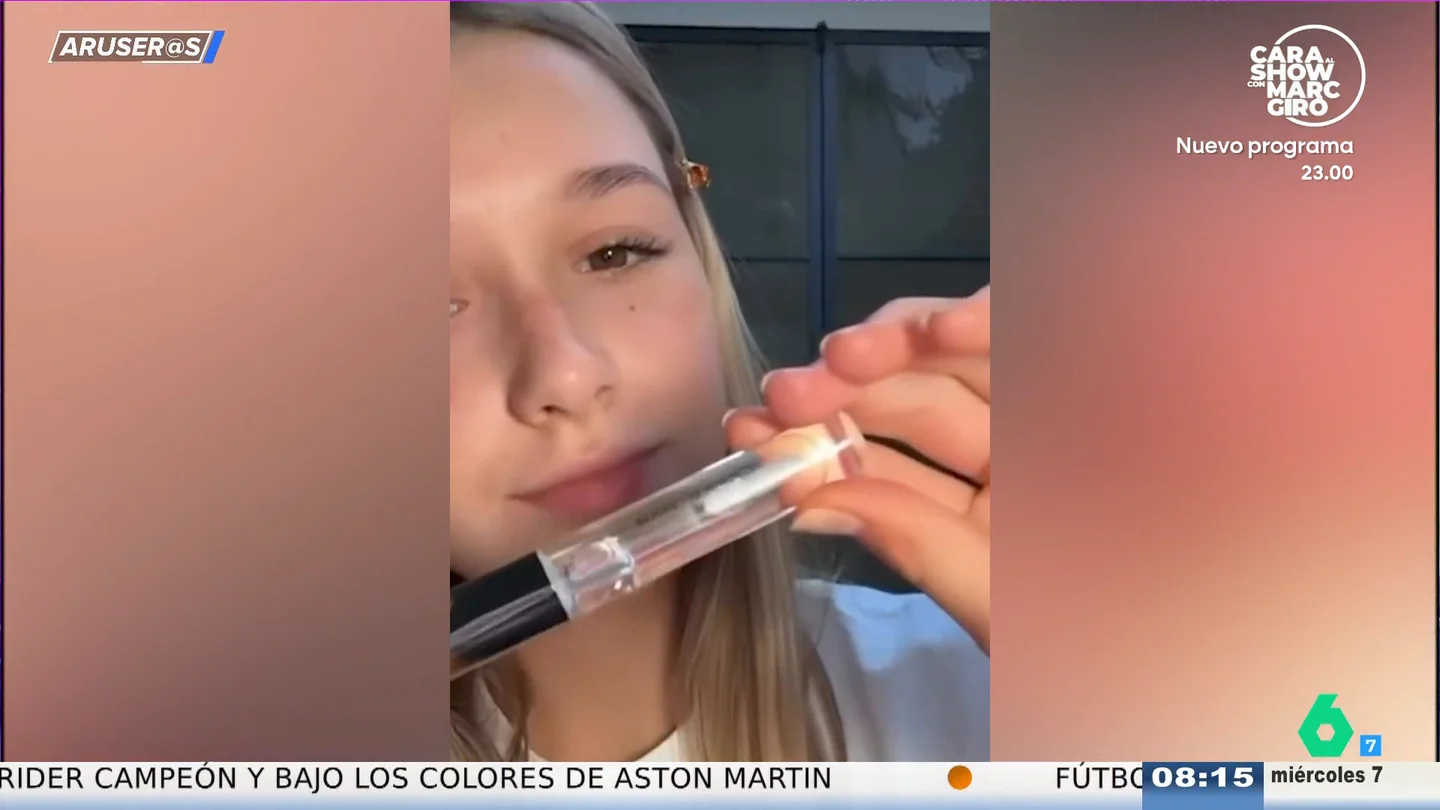 Victoria Beckham invierte tres millones de dólares en la firma de belleza de su hija: "Quieren hacer sombra a famosas como Hailey Bieber" Victoria Beckham invierte tres millones de dólares en la firma de belleza de su hija: "Quieren hacer sombra a famosas como Hailey Bieber"