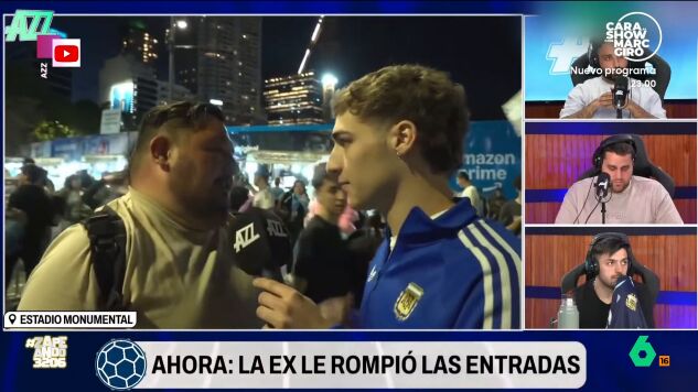 Mientras Messi recib&iacute;a el cari&ntilde;o de los argentinos en un emotivo homenaje, un aficionado viv&iacute;a una de las peores noches de su vida. Una discusi&oacute;n con su ex le dejaba sin poder pasar tras romperle la entrada: "Ella est&aacute; dentro y yo no puedo entrar".