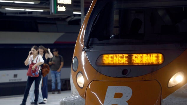 Aspecto de la Estaci&oacute;n de Sants cuando el servicio de trenes de Rodalies no funciona en Catalu&ntilde;a