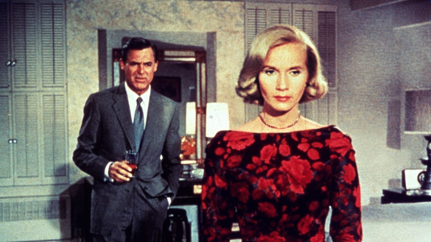 La actriz Eva Marie Saint interpretando a Eve Kendall en 'Con la muerte en los talones' junto a Cary Grant