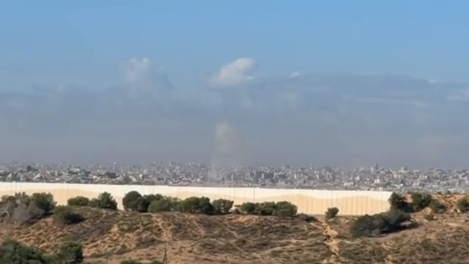 Tres años después de los ataques de Hamás los bombardeos continúan en ...