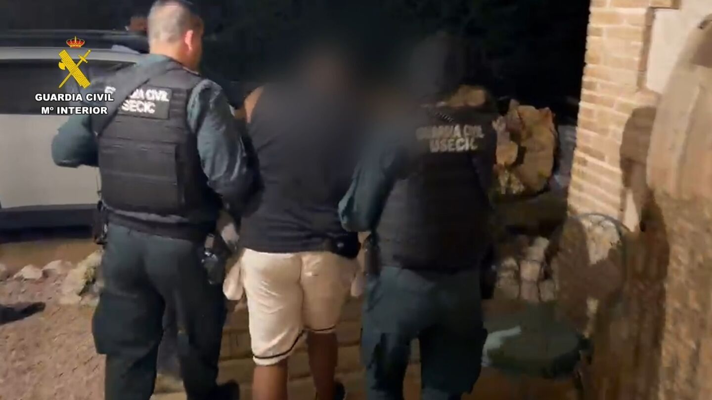 La Guardia Civil detiene a ocho hombres por delitos de tenencia il&iacute;cita de armas, pertenencia a organizaci&oacute;n criminal y contra la salud p&uacute;blica por tr&aacute;fico de drogas