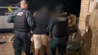 La Guardia Civil detiene a ocho hombres por delitos de tenencia il&iacute;cita de armas, pertenencia a organizaci&oacute;n criminal y contra la salud p&uacute;blica por tr&aacute;fico de drogas