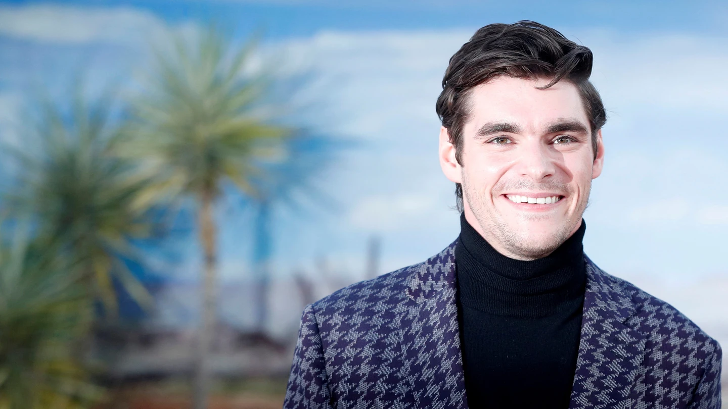 El actor RJ Mitte posa en el estreno de "El Camino: Una película de Breaking Bad" en Los Ángeles, California El actor RJ Mitte posa en el estreno de "El Camino: Una película de Breaking Bad" en Los Ángeles, California