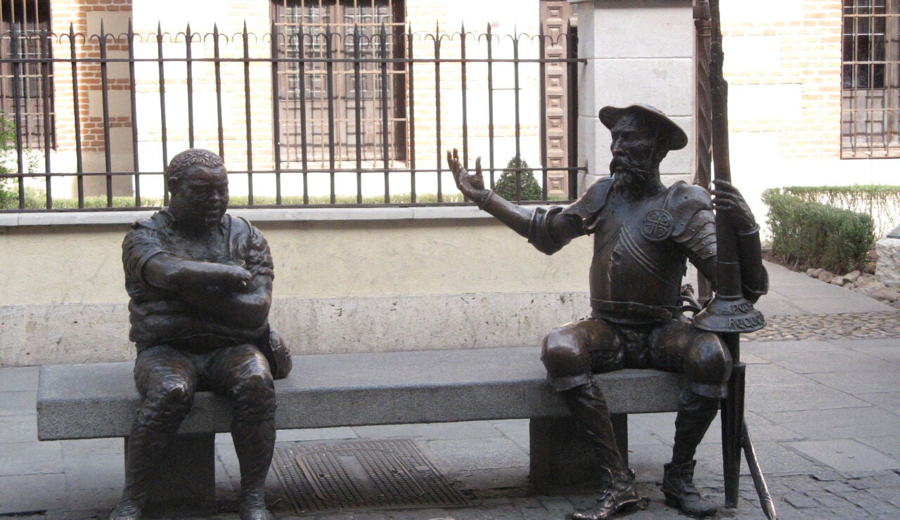 Estatua de Don Quijote y Sancho Panza en Alcal&aacute; de Henares