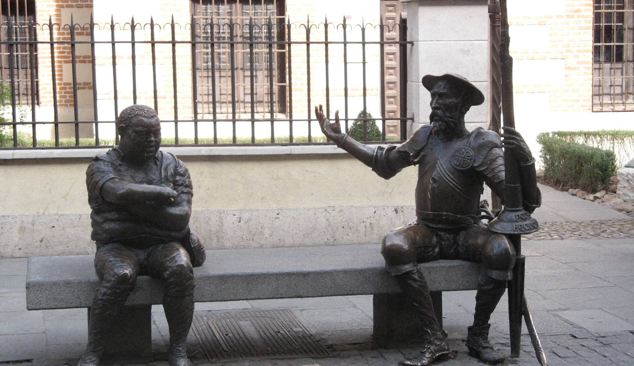 Estatua de Don Quijote y Sancho Panza en Alcalá de Henares