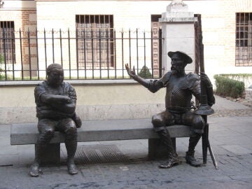 Estatua de Don Quijote y Sancho Panza en Alcal&aacute; de Henares