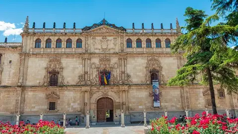 Universidad de Alcalá de Henares Universidad de Alcalá de Henares