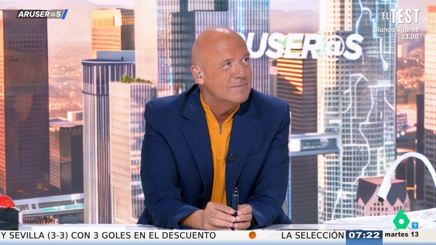 Alfonso Ar&uacute;s confiesa lo que le estresa de algunas series: "Ni tanto, ni tan calvo"