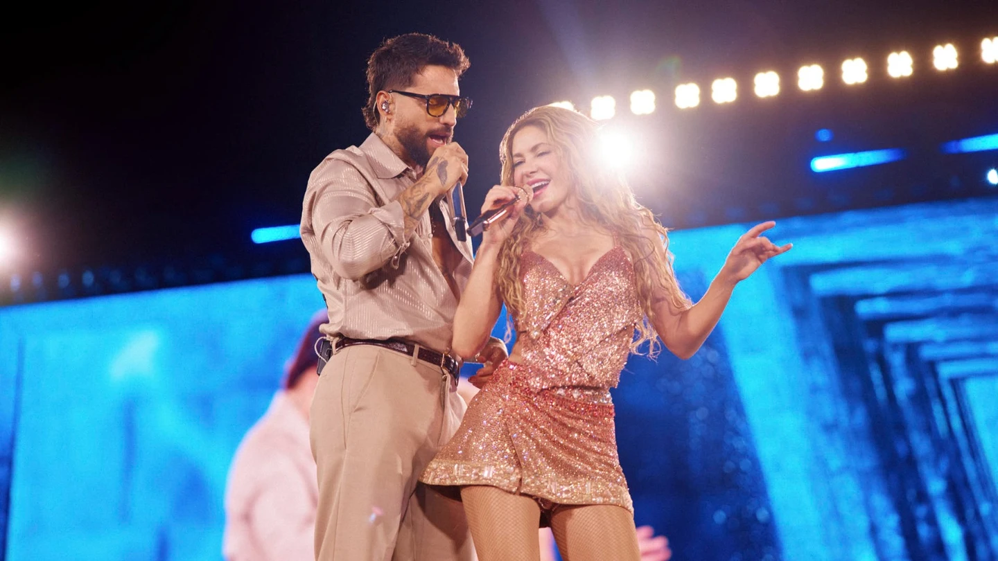 La cantante Shakira junto a Maluma La cantante Shakira junto a Maluma