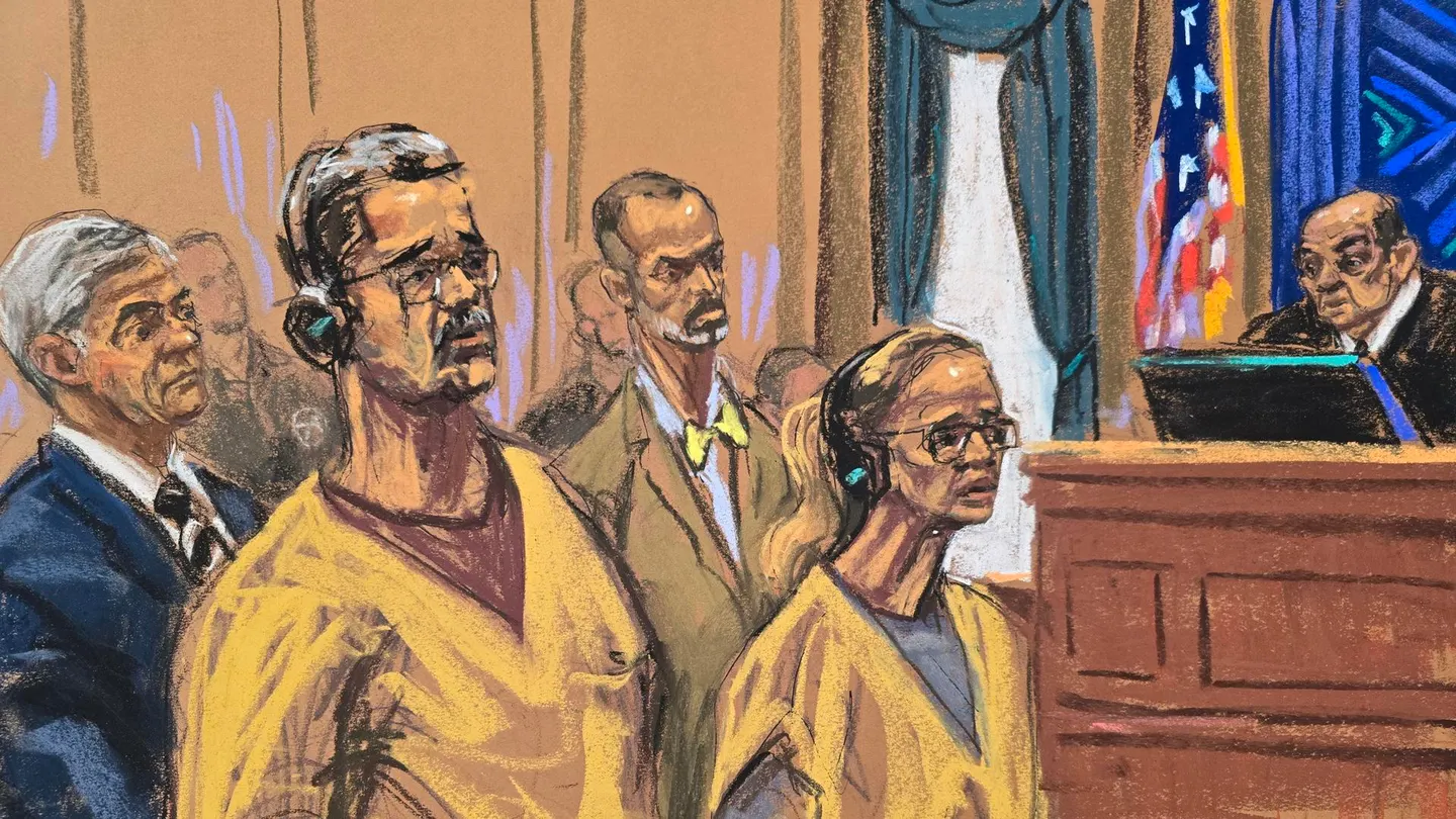 Fotografía de un dibujo que muestra a Nicolás Maduro y su esposa, Cilia Flores, escuchando al juez federal Alvin Hellerstein durante una audiencia celebrada en un tribunal federal en Nueva York (EE.UU.). Fotografía de un dibujo que muestra a Nicolás Maduro y su esposa, Cilia Flores, escuchando al juez federal Alvin Hellerstein durante una audiencia celebrada en un tribunal federal en Nueva York (EE.UU.).