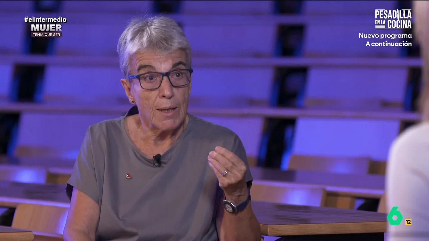 Anna Freixas desmonta los estigmas alrededor de la menopausia: "¿Por qué hablamos de pérdidas y no de cambio?" Anna Freixas, uno de los grandes referentes en lo que respecta a mujeres y vejez, habla con Sandra Sabatés sobre la utilización comercial del cuerpo y la salud de las mujeres y la menopausia como etapa de "renovación y libertad".