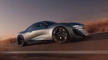 Llevaba a&ntilde;os fabricando coches con la cabeza, pero en Par&iacute;s ha vuelto a dise&ntilde;ar uno con el coraz&oacute;n: 500 CV y el esp&iacute;ritu del RCZ