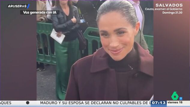 Meghan Markle y el pr&iacute;ncipe Harry se dan un ba&ntilde;o de masas en su regreso a Reino Unido: "Te entendemos"