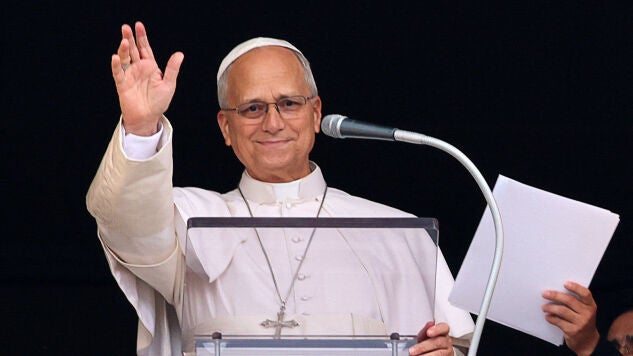 Le&oacute;n XIV reaparece en el rezo del &aacute;ngelus en el Vaticano tras ser operado de un c&aacute;ncer de pulm&oacute;n